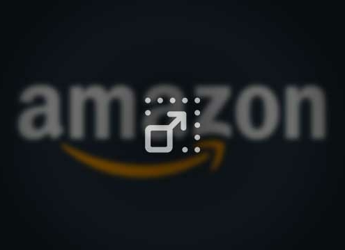 Eine weiße Grafik die Bildgrößen Veränderung aussagt liegt auf einem abgedunkelten Amazon Logo